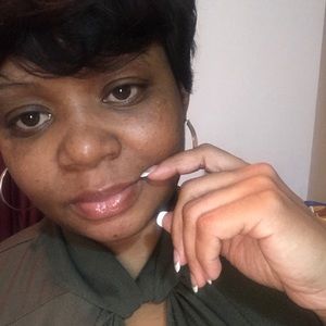 Meet your Posher, Lekiya